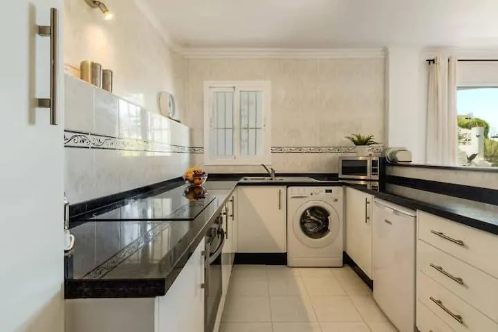 Perfect Family Apartment In Acapulco Playa, Nerja