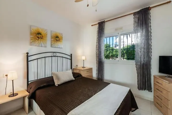 Perfect Family Apartment In Acapulco Playa, Nerja